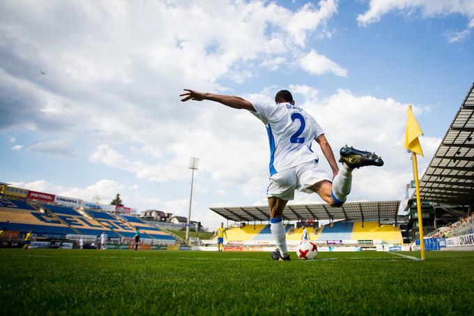 Celje je leta 2003 dobilo novi nogometni stadion, ki danes sprejme 13 tisoč gledalcev. V petek bo prizorišče zgodovinskega obračuna med Celjem in Rudarjem, na katerem bodo rumeno-modri odigrali jubilejno tisočo tekmo v prvi ligi. | Foto: Žiga Zupan/Sportida