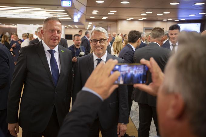 Nekdanji in zdajšnji gospodarski minister Zdravko Počivalšek in Matjaž Han | Foto: Bojan Puhek