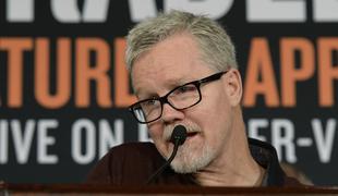 Freddie Roach: Mayweather je favorit, a vnaprej ne bi odpisal McGregorja