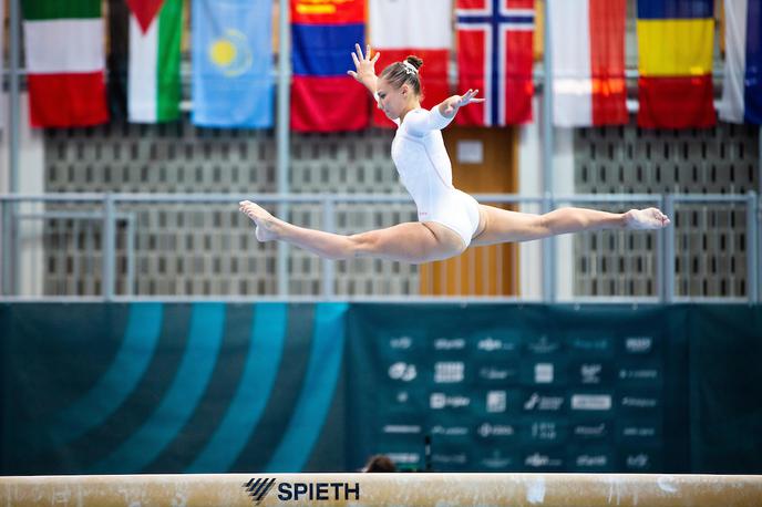 Lucija Hribar | Lucija Hribar je bila drugi dan kvalifikacij svetovnega pokala v športni gimnastiki v Osijeku najbolj uspešna med Slovenci. | Foto Luka Vovk/Sportida