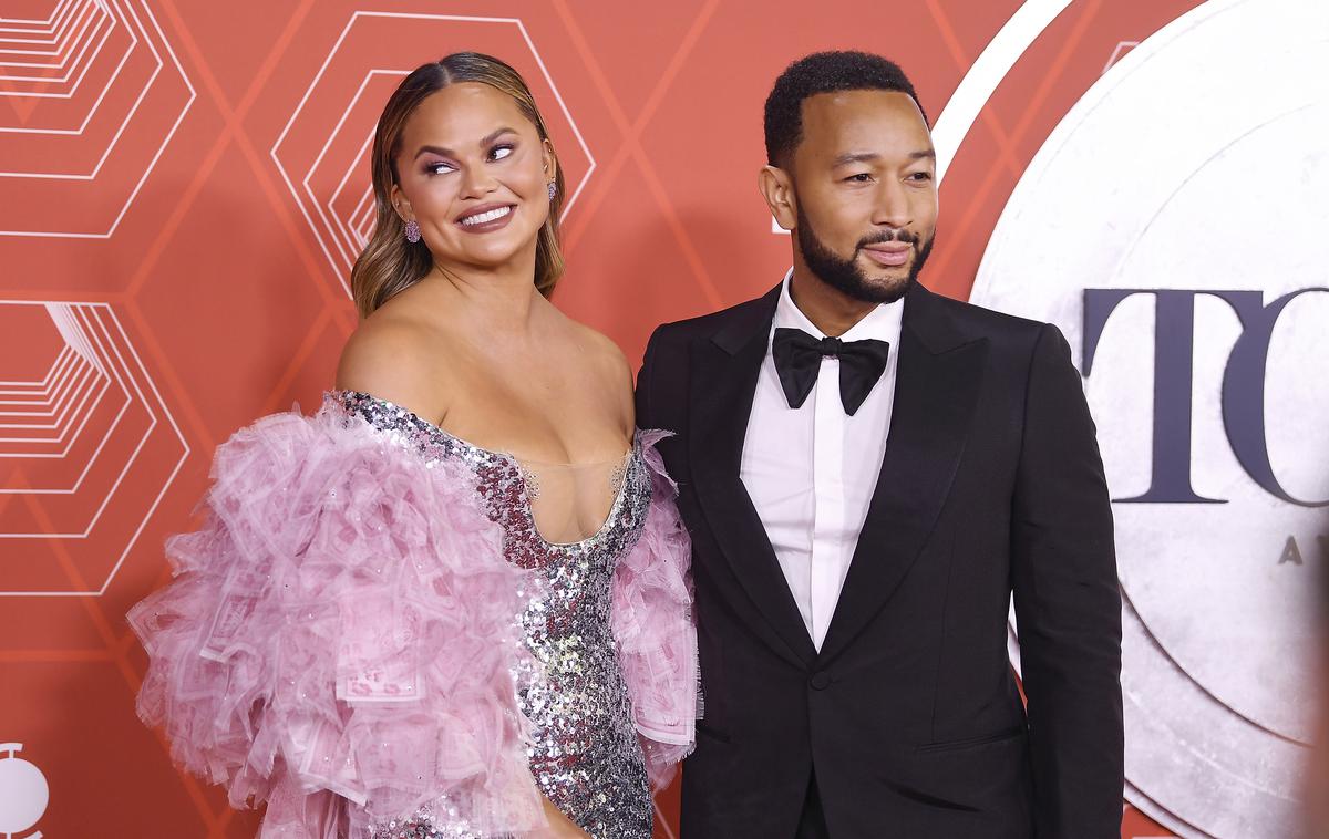 Chrissy Teigen in John Legend | Foto Guliverimage