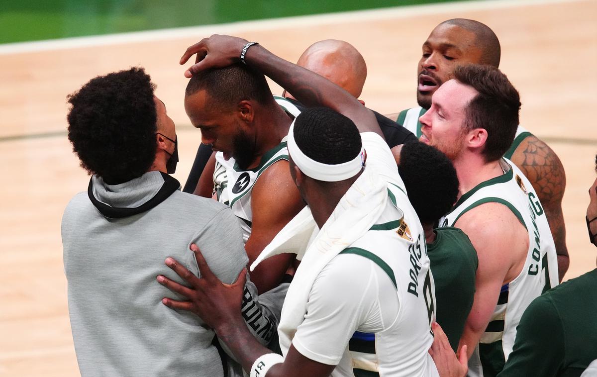 Milwaukee Phoenix | Khris Middleton je bil veliki junak druge zaporedne zmage Milwaukeeja v velikem finalu lige NBA. | Foto Reuters