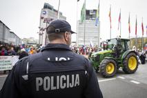 Protestni shod Sindikata kmetov Slovenije. Traktor, kmet, protest.