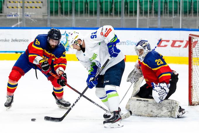 Romuni so se v pripravah srečali tudi s Slovenci in jim priznali premoč (0:3). | Foto: Morgan Kristan/Sportida