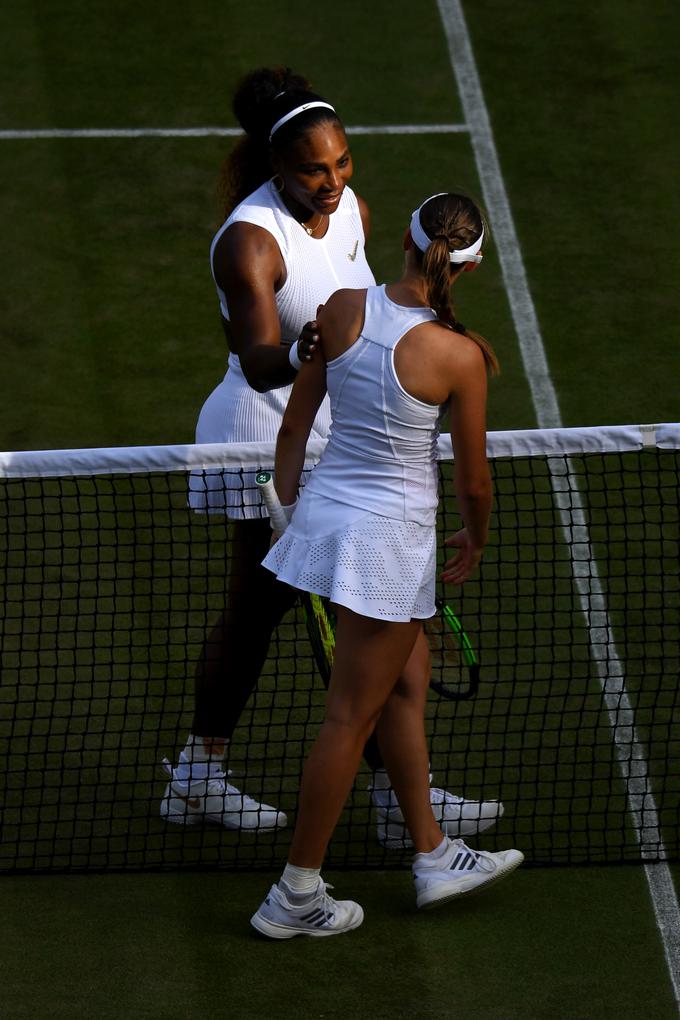 Serena Williams je naši igralki po koncu dvoboja namenila nekaj spodbudnih besed. | Foto: Getty Images