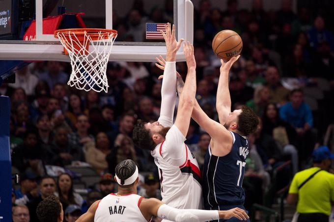 Jusuf Nurkić je dal 22 točk, Luka Dončić samo 15. | Foto: Reuters