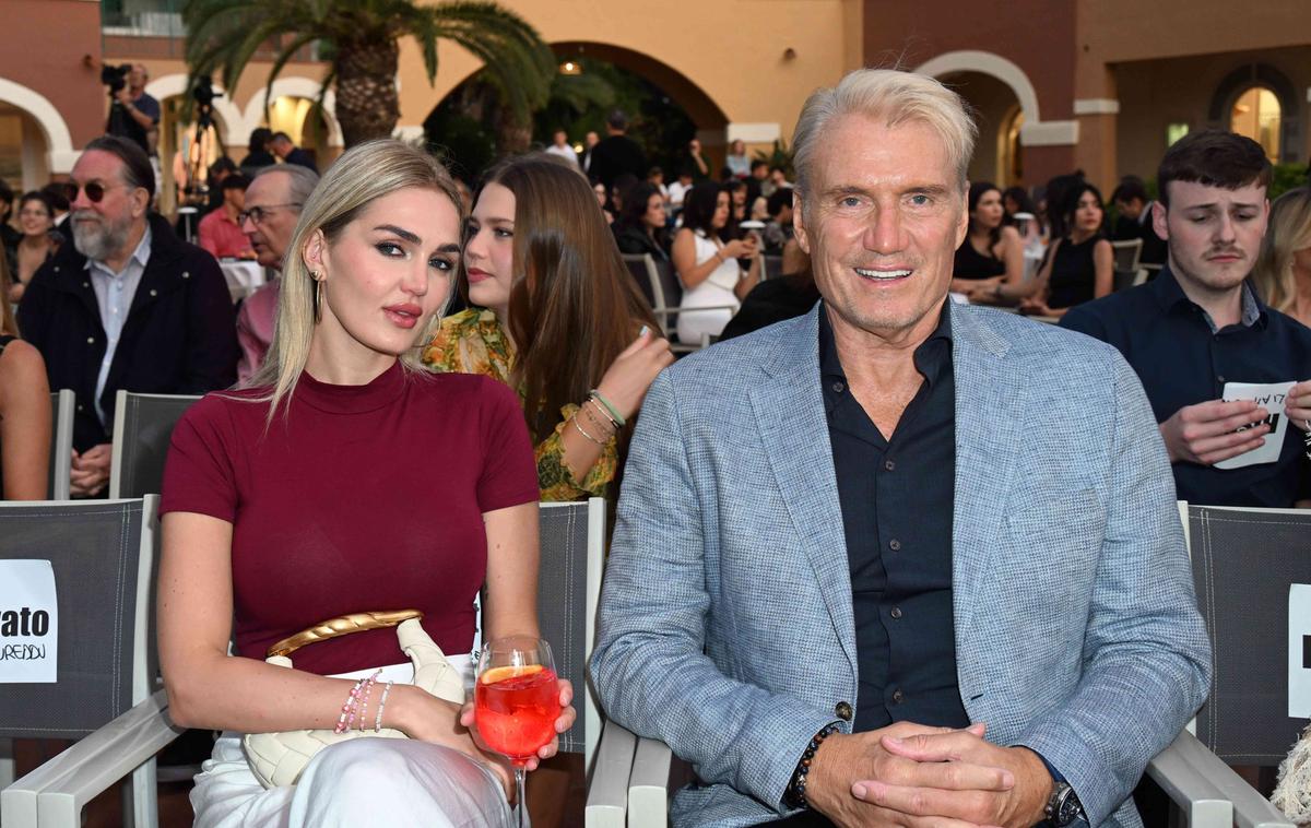 Dolph Lundgren, Emma Krokdal, Greta Lundgren | 66-letni Dolph Lundgren v družbi 27-letne žene Emme Krokdal na filmskem festivalu na Sardiniji | Foto Profimedia