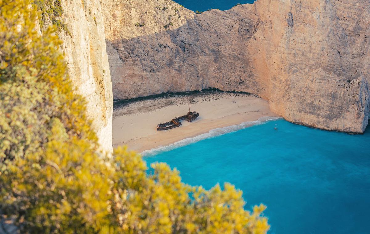 Plaža Navagio, Zakintos | Plaža Navagio z razbitino ladje Panagiotis, ki je tam nasedla leta 1980 | Foto Pixabay