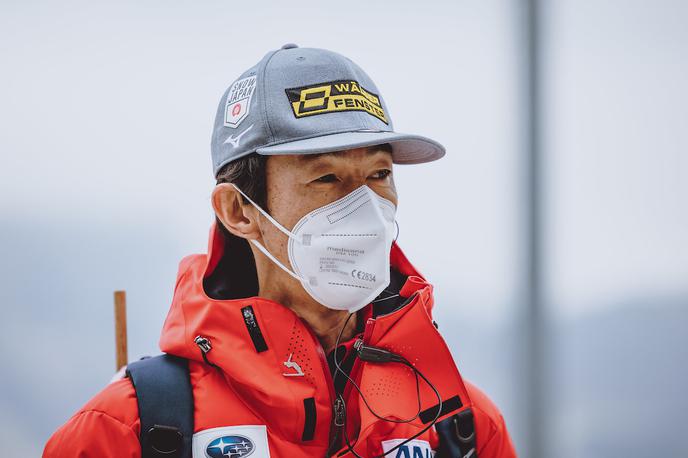 Hideharu Miyahira | Hideharu Miyahira ni več trener japonske skakalne reprezentance, ki jo je uspešno vodil med letoma 2018 in 2022. | Foto Sportida