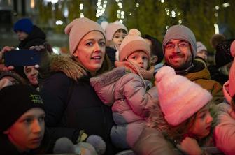 Otroke v Ljubljani tudi letos obiskal Miklavž, to so povedali pred njegovim prihodom #video