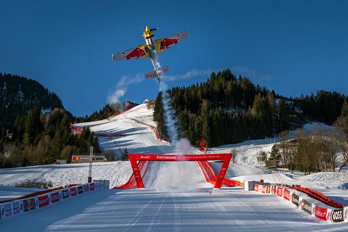 Kitzbühel Streif Dario Costa | Dario Costa je nad Streifom letel 350 kilometrov na uro. | Foto Red Bull Content Pool