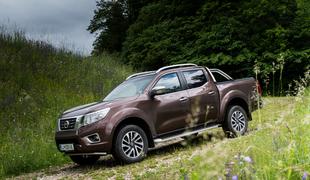 Nissan navara 2.3 dCi 4x4: Še vedno najprej čez drn in strn