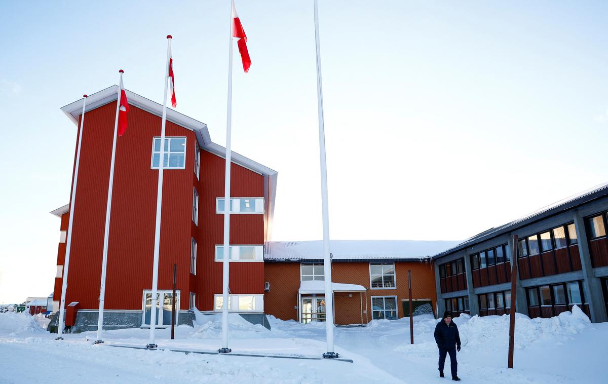 Grenlandski parlament, Nuuk | Javnomnenjske raziskave kažejo, da se 85 odstotkov Grenlandcev ne želi pridružiti ZDA.  | Foto Reuters