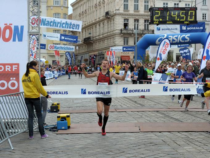 Osebni rekord 2;14:50 je Kobe aprila 2012 postavil v Linzu. Rezultat mu je prinesel tudi nastop na olimpijskih igrah v Londonu, kjer je s časom 2;19:28 zasedel 46. mesto med 90 uvrščenimi tekači. | Foto: Sportida