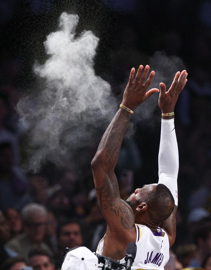 LeBron James je izenačil svoj najboljši strelski izkupiček v tej sezoni. | Foto: Reuters