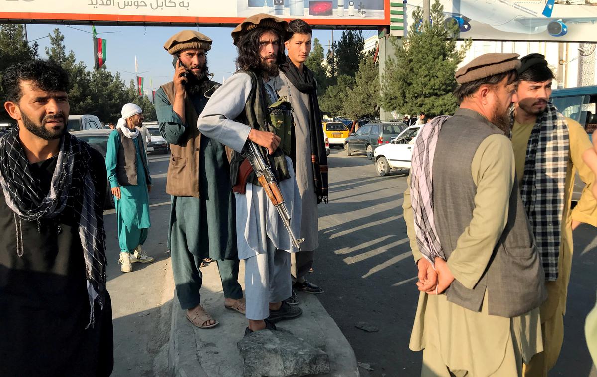 Talibani Kabul | Talibani onemogočajo tudi dostop do osnovnošolskega izobraževanja. Od njihovega prevzema oblasti osnovne šole obiskuje vsaj milijon manj tako deklet kot fantov. | Foto Reuters