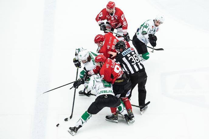 Jesenice - Olimpija | Kakšen bo v prihodnji sezoni format Alpske lige, v kateri zadnja leta igrata najboljša slovenska kluba iz Ljubljane in z Jesenic, še ni znano. | Foto Peter Podobnik/Sportida