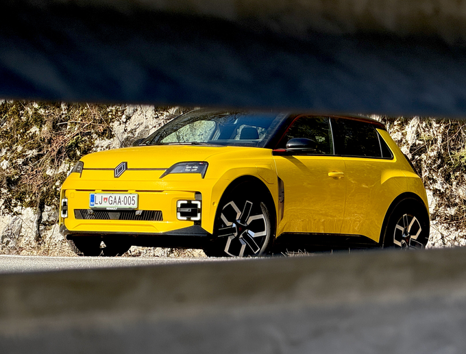 Zares odlična obuditev nekdanjega Renaultovega modela. | Foto: Gregor Pavšič