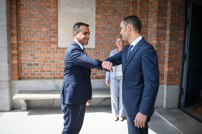 Anže Logar in Luigi Di Maio | Zunanji minister Anže Logar je ob obisku italijanskega zunanjega ministra Luigija Di Maia napovedal skorajšnje odprtje meje z Italijo. | Foto STA