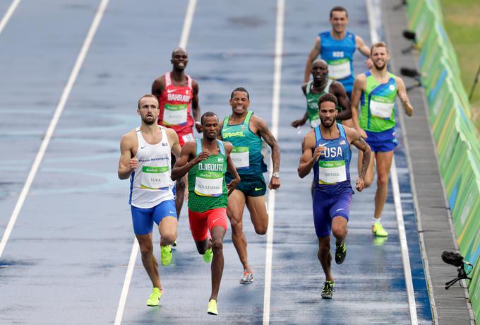 V cilj je pritekel na šestem mestu, pozneje pa je bil tekmovalec, ki tekmuje za Bahrajn, diskvalificiran. | Foto: Getty Images