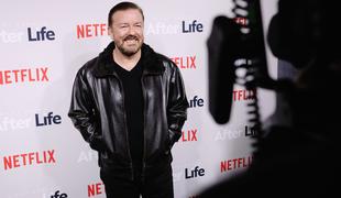 Slavni komik Ricky Gervais ostro obsodil "javkajoče" zvezdnike #video