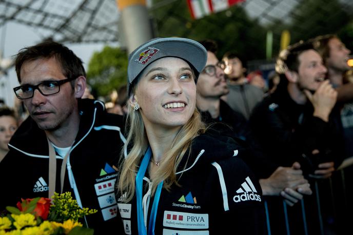 IFSC WORLD CUP MUNICH | Janja Garnbret si je že dve tekmi pred koncem sezone zagotovila skupno zmago v balvanih. Zmagati si želi še v skupnem seštevku težavnosti in kombinaciji. | Foto Ana Kovač