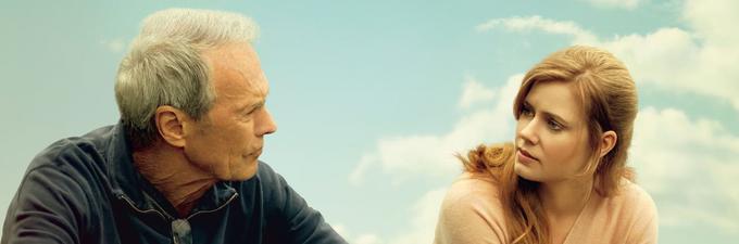 Ostareli iskalec športnih talentov Gus Lobel (Clint Eastwood) se z odtujeno hčerjo Mickey (Amy Adams), ambiciozno družabnico pri ugledni odvetniški pisarni, odpravi na obisk k obetavnemu mlademu igralcu bejzbola (Justin Timberlake). Oče in hčerka na poti odkrijeta, kako sta si v resnici podobna. • V četrtek, 13. 6., ob 18. uri na Kino.* | Foto: 