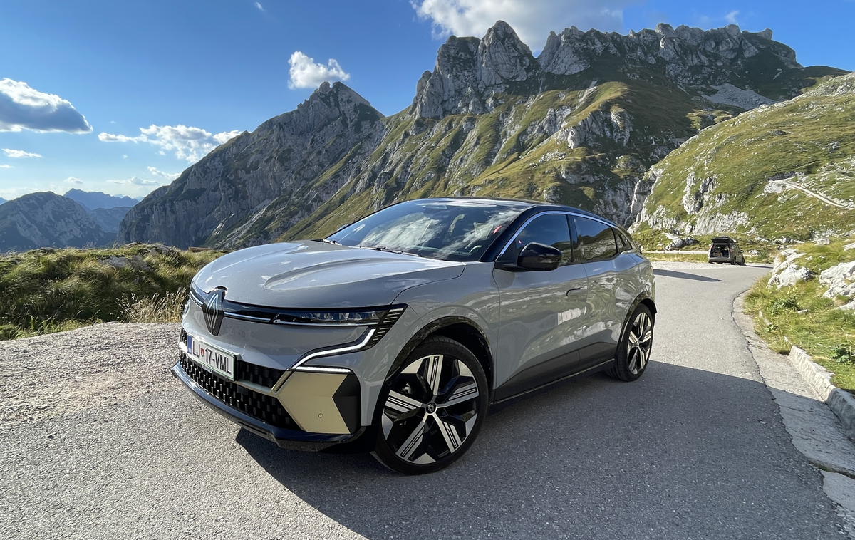 Renault megane electric Mangart Mangartsko sedlo | Konec vožnje iz Izole do Mangartskega sedela, seveda brez vmesnega polnjenja baterije v električnem renault meganu. | Foto Gregor Pavšič