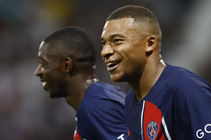 Mbappe Dembele | Kylian Mbappe ostaja pri PSG, v napadu pa ne bo sodeloval le z Ousmanejem Dembejelem (na sliki), ampak tudi z Randalom Kolo Muanijem. | Foto Reuters