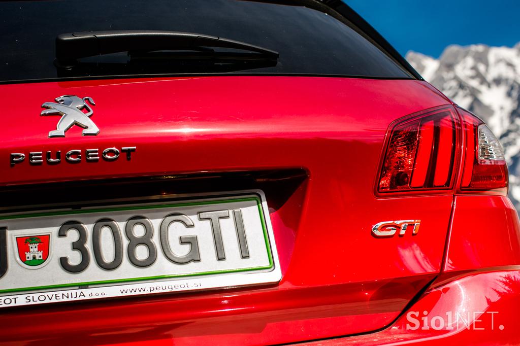 Peugeot 308 GTi - fotogalerija testnega vozila