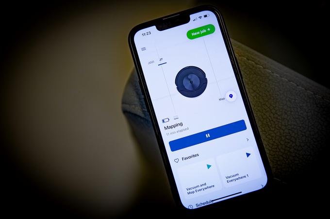 Pred začetkom uporabe v novih prostorih je vedno dobrodošlo robota poslati na eno ali dve "spoznavni potovanji", kjer se bo naučil, kako so razporejeni prostori. | Foto: Ana Kovač