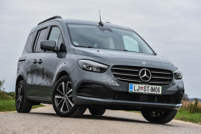 Mercedes-benz razred T | Mercedes je po vrzeli, ki je nastala zaradi odhoda najpomembnejših tekmecev, v segment družinskih enoprostorcev z razredom T, vsaj v Sloveniji, vstopil ravno pravi čas. | Foto Gašper Pirman