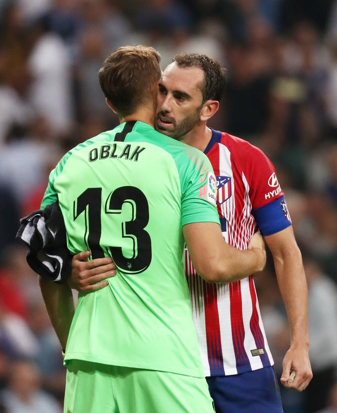 Diego Godin v prihodnji sezoni ne bo več sodeloval z Janom Oblakom, ampak najverjetneje Samirjem Handanovićem. | Foto: Reuters