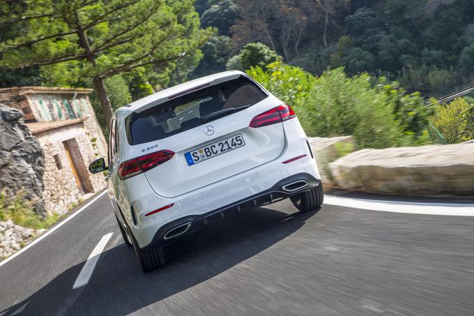 Novi razred B je močno podoben razredu A, le da je manj kupejevsko oblikovan. Namenjen bo torej kupcem mercedesov, ki bodo v ospredje postavili nekoliko večjo uporabnost.  | Foto: Mercedes-Benz