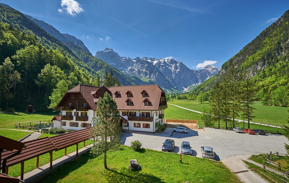 Hotel Plesnik | Hotel Plesnik se nahaja v osrčju Logarske doline. | Foto Tomo Jeseničnik