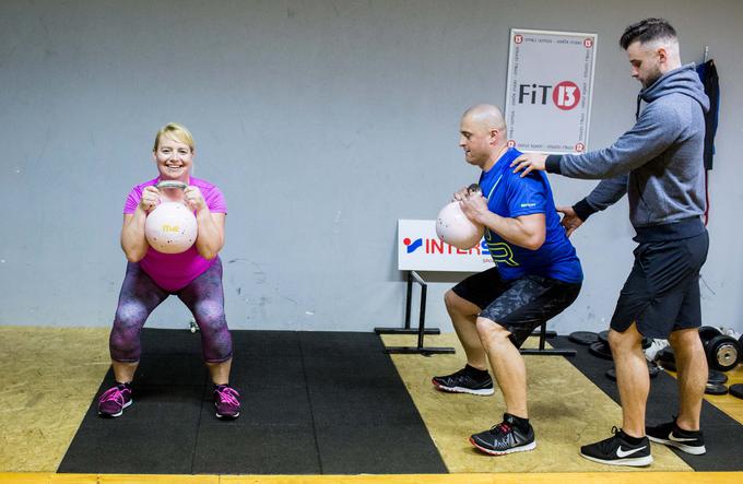 intersport držim obljubo fitnes  napredek počepi s kettlebelli | Foto: Vid Ponikvar