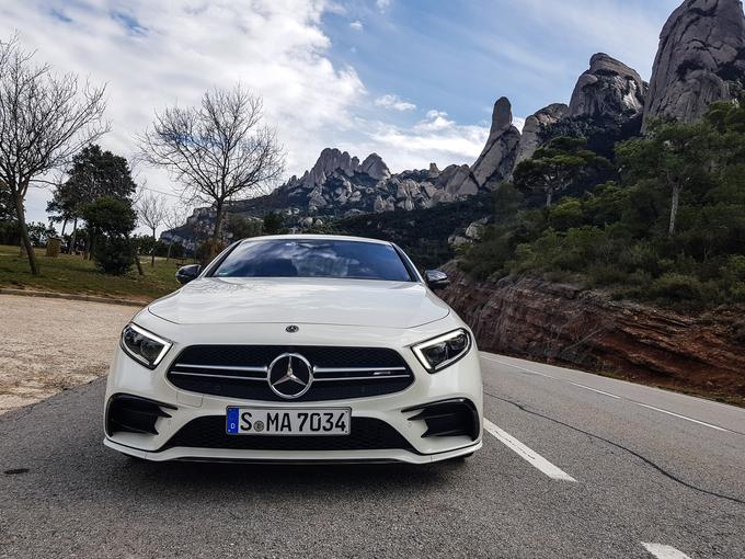 Na cestah, ki vodijo na Montserrat, se je AMG 53 4Matic+ izkazal odlično. Brez turboluknje in z odličnim pogonom je kot ubogljiv vojak ubogal povelja generala za volanom. | Foto: Gašper Pirman