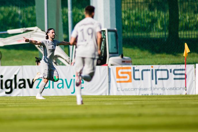 NK Triglav Kranj, NK Olimpija | Golgeter Olimpije Ante Vukušić je v Kranju prišel do 20., 21. in 22. prvenstvenega gola sezone. | Foto Grega Valančič/Sportida