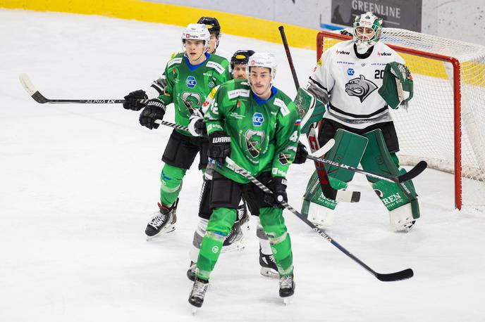 HK Olimpija Dornbirn | Hokejisti Olimpije so z 1:3 izgubili z Dornbirnom, ki je v Tivoliju končal niz 12 zaporednih porazov. Junak gostov je bil vratar Felix Beck, sicer čuvaj mreže Bregenzerwalda v Alpski ligi. | Foto HKO/Sportida