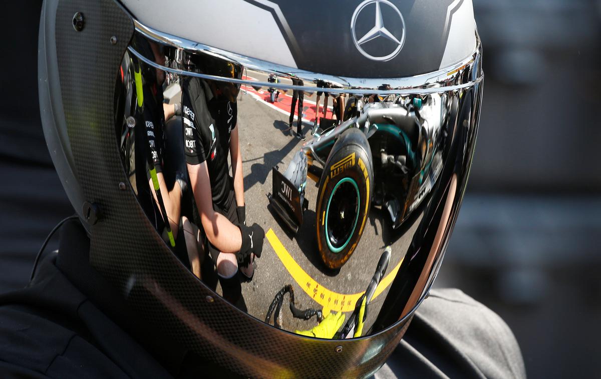 Lewis Hamilton | Lewis Hamilton si je v Le Castelletu privozil prvi startni položaj. | Foto Reuters