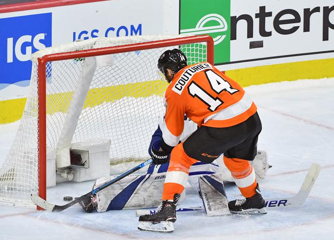 Sean Couturier je moštvo Philadelphia Flyers prispeval odločilni zadetek v kazenskih strelih. | Foto: Reuters