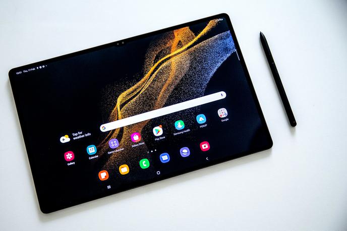 Galaxy Tab S8 Ultra 5G | Samsung Galaxy Tab S8 Ultra 5G je najzmogljivejša Samsungova tablica v družini njihovih letošnjih novih premijskih tablic – in tudi nasploh. | Foto Ana Kovač