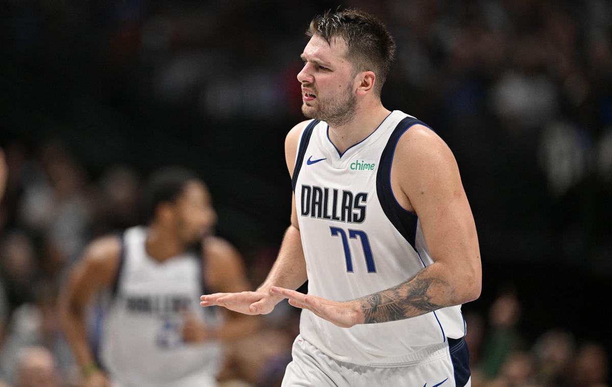 Luka Dončić Dallas Mavericks | Luka Dončić bo zaradi poškodbe mečne mišice s parketa odsoten vsaj en mesec. | Foto Reuters