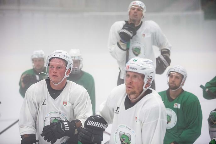 HK SŽ Olimpija trening | Športna tekmovanja in treningi še naprej po znanih omejitvah. | Foto Grega Valančič/Sportida