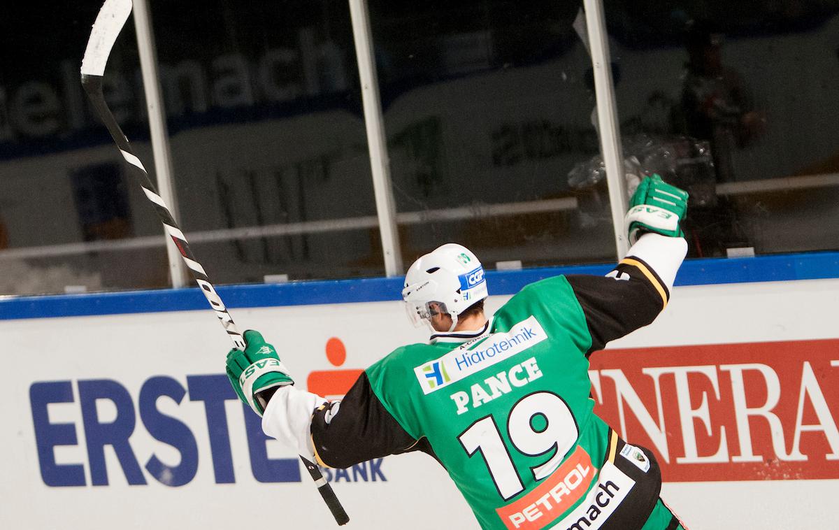 Žiga Pance | Žiga Pance se po sedmih letih vrača v Olimpijo. Za zmaje je zadnjič nastopal v sezoni 2012/13, a takrat še za drugi pravni subjekt (HDD Olimpija), s katerim je igral v ligi EBEL. | Foto Matic Klanšek Velej/Sportida