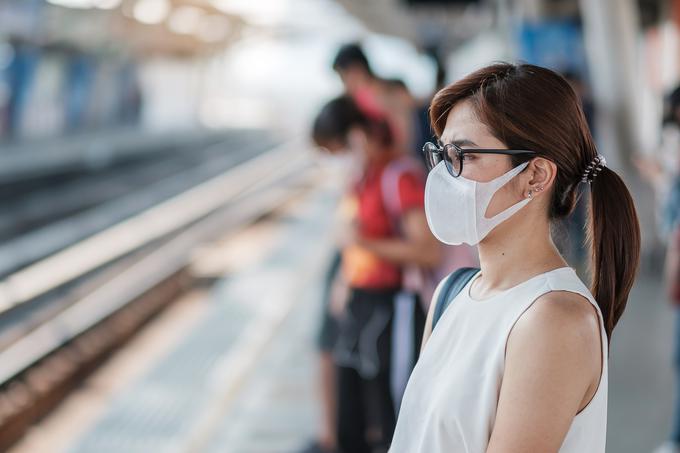 Sharp bo sprva proizvedel 150 tisoč mask na dan, postopoma pa bi dnevno proizvodnjo okrepili na 500 tisoč mask. | Foto: Getty Images