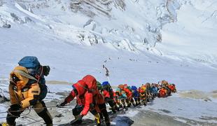 Tudi uradno: Everest je skoraj meter višji, kot je veljalo do zdaj