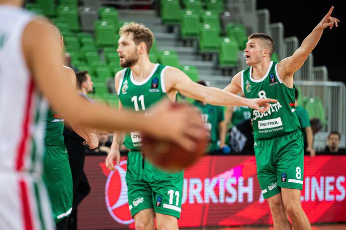 Edo Murić in Jaka Blažič | Košarkarji Cedevite Olimpije so še drugič v dveh dneh premagali Bursaspor. Tudi tokrat je bil najbolj razpoložen Jaka Blažič. | Foto Sportida