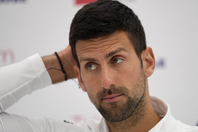 Novak Đoković |  Prireditelji teniškega turnirja v Wimbledonu so sporočili, da se letos na tekmovanju ne bo nobenih omejitev, nobenih ukrepov, kar pomeni tudi, da bo lahko nastopil tudi Novak Đoković, za katerega se domneva, da se ni cepil proti okužbi z novim koronavirusom. | Foto Guliverimage