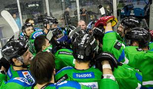 Olimpija začenja na Madžarskem, Sotlar na Jesenice, Koblar v Francijo